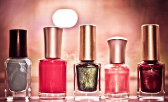 孕期美容与健康 化妆、染发、美甲的安全指南